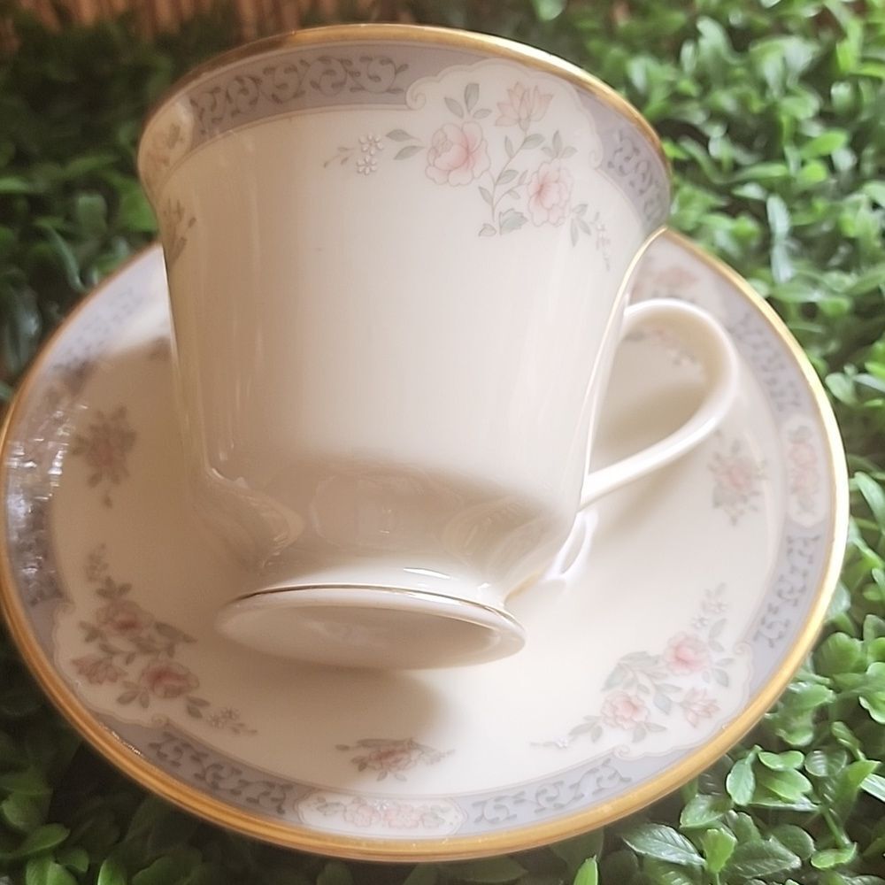 Romantic Feminine Lenox Somerset Teacup & Saucer